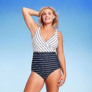 KONA SOL (12-14) LARGE Navy & White Wrap Style NEW Classic Style and Colors!